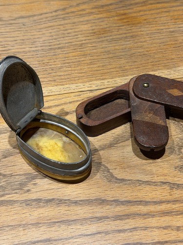Two georgian snuff boxes - snuff, –