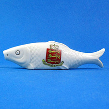 Minehead -  Vintage Crested China Fish - Unbranded - 14 cm 5½"