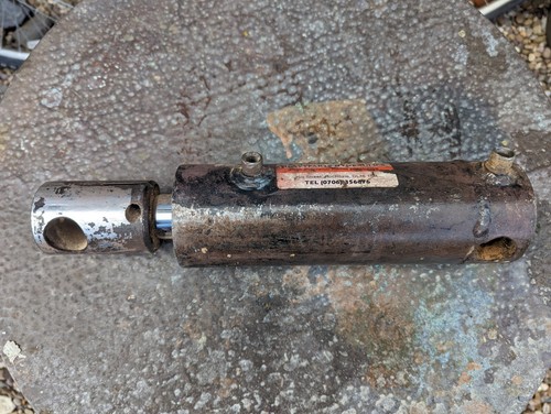 Small double acting hydraulic - small,