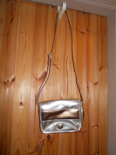 Vintage gold oceania - -,