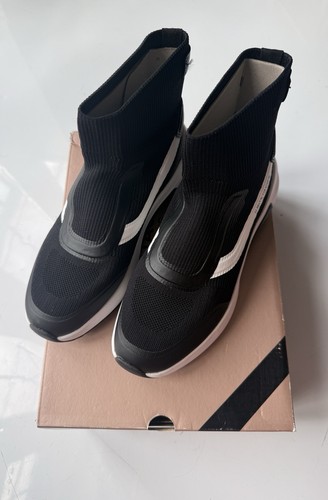 Skechers los angeles mark - skechers,