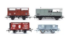 BACHMANN 'OO' GAUGE RAKE OF 4