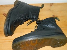 Dr  MARTENS. Doc's  DM's