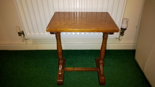 Vintage small oak side table - oak,