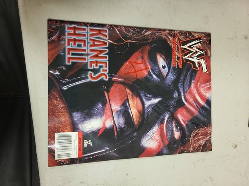 Wwf magazine april - wwf, 2001