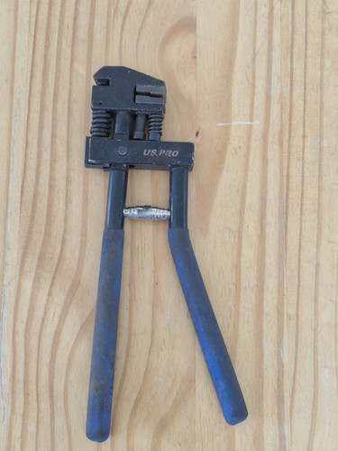 Hole punch tool - punch, panel
