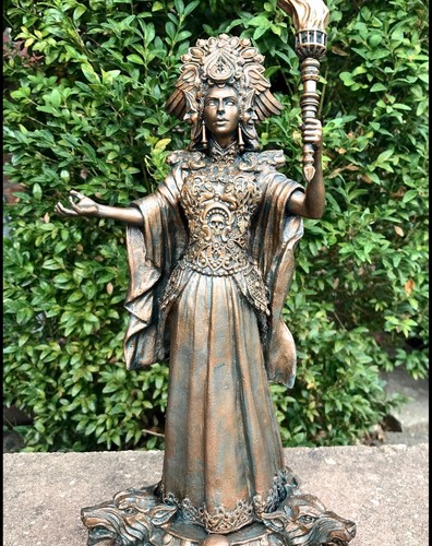 Hecate goddess figurine occult - figurine,