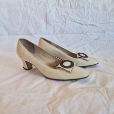 vintage heals