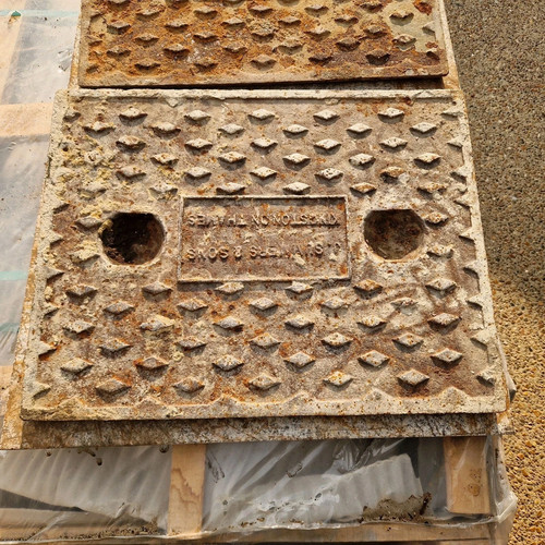 Cast iron manhole - cover, 639mm