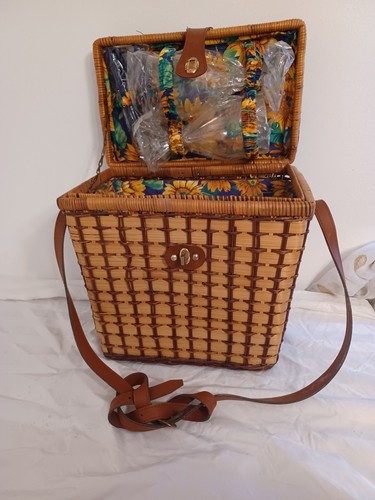 Vintage woven wicker rattan - woven,