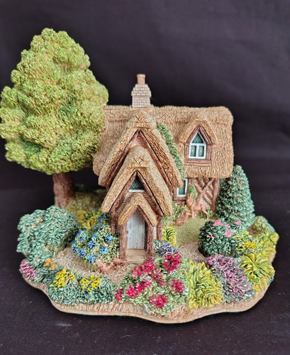 Lilliput lane woodmans retreat - lane,