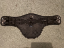 Shires Arma Anatomic synthetic stud girth 26"