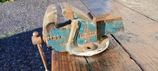 Record no 00 mechanics engineers bench vice  made in England 2 1/4" jaws