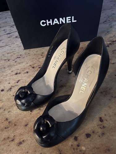 Chanel black leather heels - black,