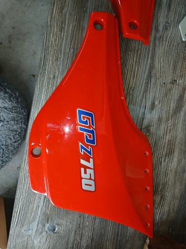 Kawasaki gpz750 side panels - gpz750,