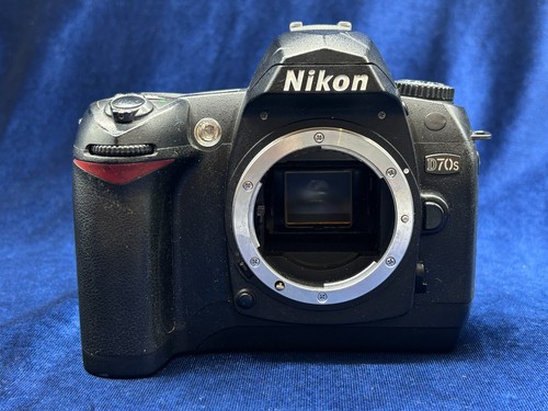 Nikon d70s camera body - camera,