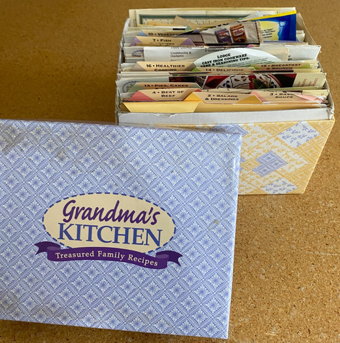 Vtg grandmas recipe card box - vtg,
