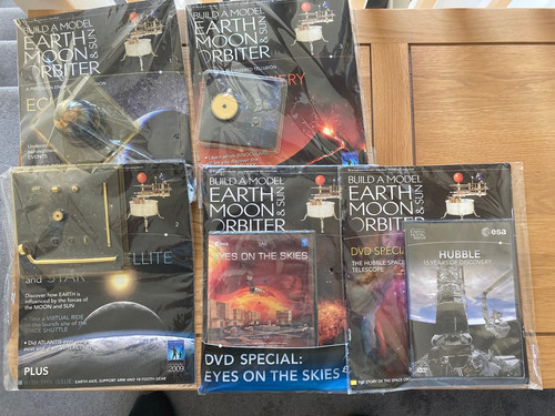 Eaglemoss earth moon sun - &,