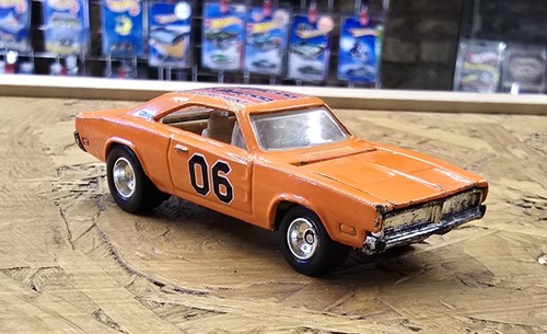 Hotwheels dodge charger - 69,