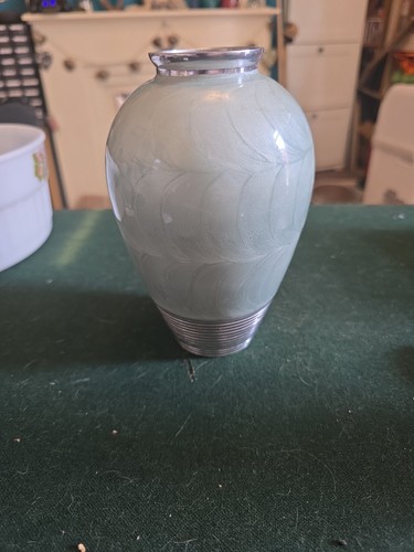 Light green coloured vase with - light,