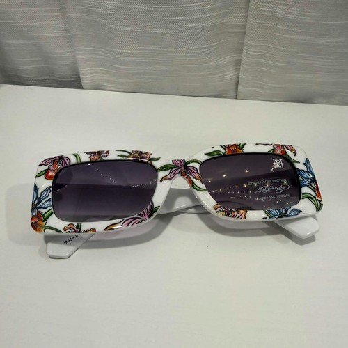 Hardy women white - ed,