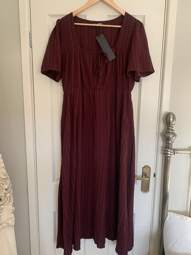 Bnwt disturbia empire wine - empire,