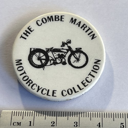 Vintage collectible pin badge - collectible,