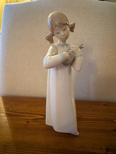Lladro 4871 girl with guitar - girl,