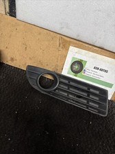 VW POLO 9N (2002 > 2010) DRIVERS SIDE FRONT BUMPER GRILL  6Q0853666H