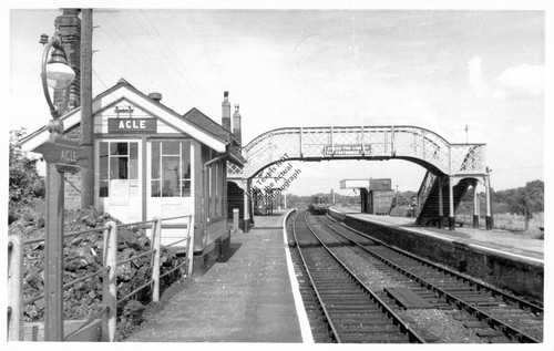 1958 acle train - 1958, station
