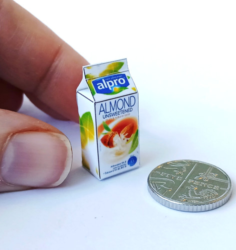Dolls house miniature - 1:12, *