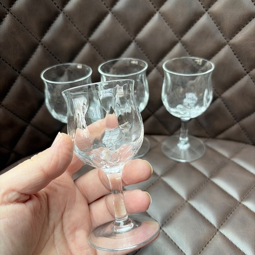 Vintage liqueur wavy design - wavy,