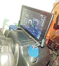 Logitech G27, G29, G920, G923