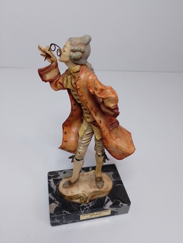 Figurine georgian style - of,