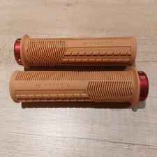 Peaty's Monarch Grips - Mushroom,Thick, Colour, Gum. Extra Lock Rings Included
