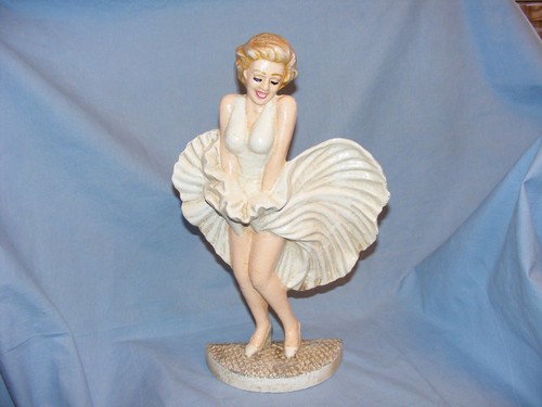 Marilyn monroe doorstop - monroe, cast