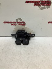 2013 BMW 1 Series Boot Lock