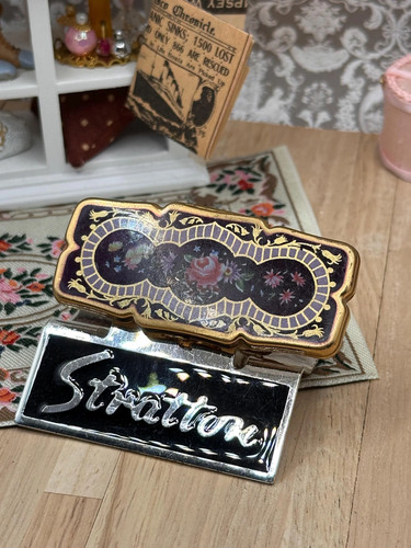 Vintage stratton lip view - stratton,