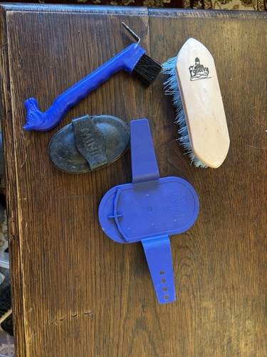Horse pony grooming kit - horse,