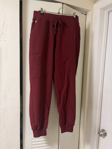 Scrubs fits small to medium - to,