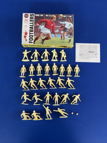 Airfix boxed footballers - airfix,