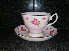 Royal Albert New country roses pink - Tea Cup & Saucer.
