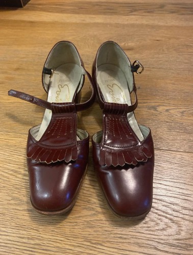 Burgundy vintage mary jane - vintage,