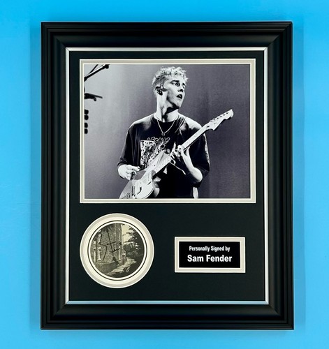 Sam fender signed - fender, photo