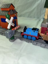 Die Cast Thomas Train Sodor Barrel & Shipping Company Rail Road Track Bundle