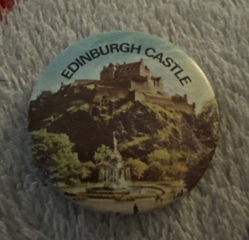 Edinburgh castle pin button - castle,