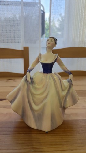 Vintage royal doulton figurine - vintage,