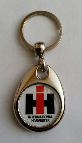 International tractor keyring - tractor,
