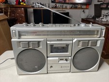 Hitachi TRK 7800W Boombox