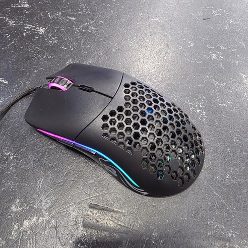 Model glorious gaming mouse - o,